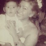 Selen Görgüzel Instagram – Doğurmuş..
Doğurmamış..
Doğurduğunu bağrına basmış..
Kendi anne olan..
Vicdanı anne olan..
Ruhu anne olan..
Bütün kocaman yürekli kadınlara..
Gidenler nur olsun..❤️
Kalanlar sağ olsun..
Tüm Annelerimizin 
 ANNELER günü kutlu olsun..🙏❤️ @selma2212new