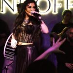 Selen Görgüzel Instagram – Teşekkürler 🖤✨🖤 

@endoff.live 

Basın @arasozgur 
Saç&Makyaj @ramadanbozaci 
Elbise tasarım @pinarkerimoglu 
Fotoğraf @umttunc 
Orkestra @emrahguitars 
Asistan @yarennofficial 
Vokal @edabingolmusic