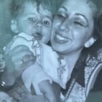 Selen Görgüzel Instagram - Doğurmuş.. Doğurmamış.. Doğurduğunu bağrına basmış.. Kendi anne olan.. Vicdanı anne olan.. Ruhu anne olan.. Bütün kocaman yürekli kadınlara.. Gidenler nur olsun..❤️ Kalanlar sağ olsun.. Tüm Annelerimizin ANNELER günü kutlu olsun..🙏❤️ @selma2212new