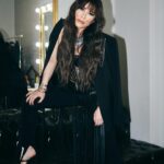 Selen Görgüzel Instagram – Yeni bir ben ve yine yeni yeniden #sahne #ışık #makyaj kaldığımız yerden değil yeni başladığımız yerden…

Saç tasarım @platinturkiye 
Makyaj @ramadanbozaci 
Kıyafet tasarım @pinarkerimoglu 
Fotoğraf @umttunc 
Sahne @endoff.live