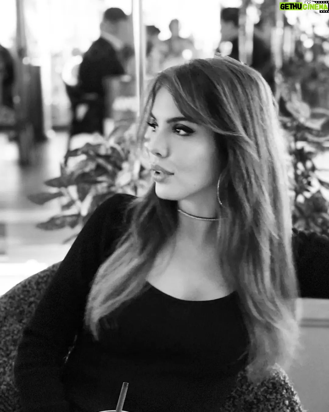 Selen Soyder - 3 Likes - 🐈⬛ photo by @krdlnrgn 📷