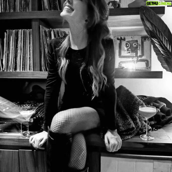 Selen Soyder - 3 Likes - 🖤🤍🦅