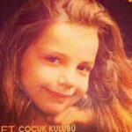 Selen Soyder Instagram - Gecmis zaman bazen oyle guzel olur ki 🙃 🦄🍒🍭🎠🎡