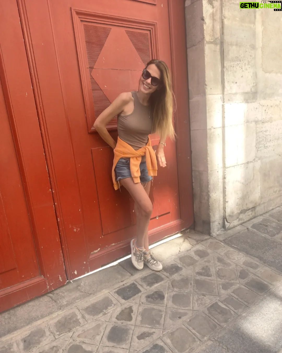 Selen Soyder - 3 Likes - Hava 30 derece🌞🥳 Yaz cok güzel🍇🍇