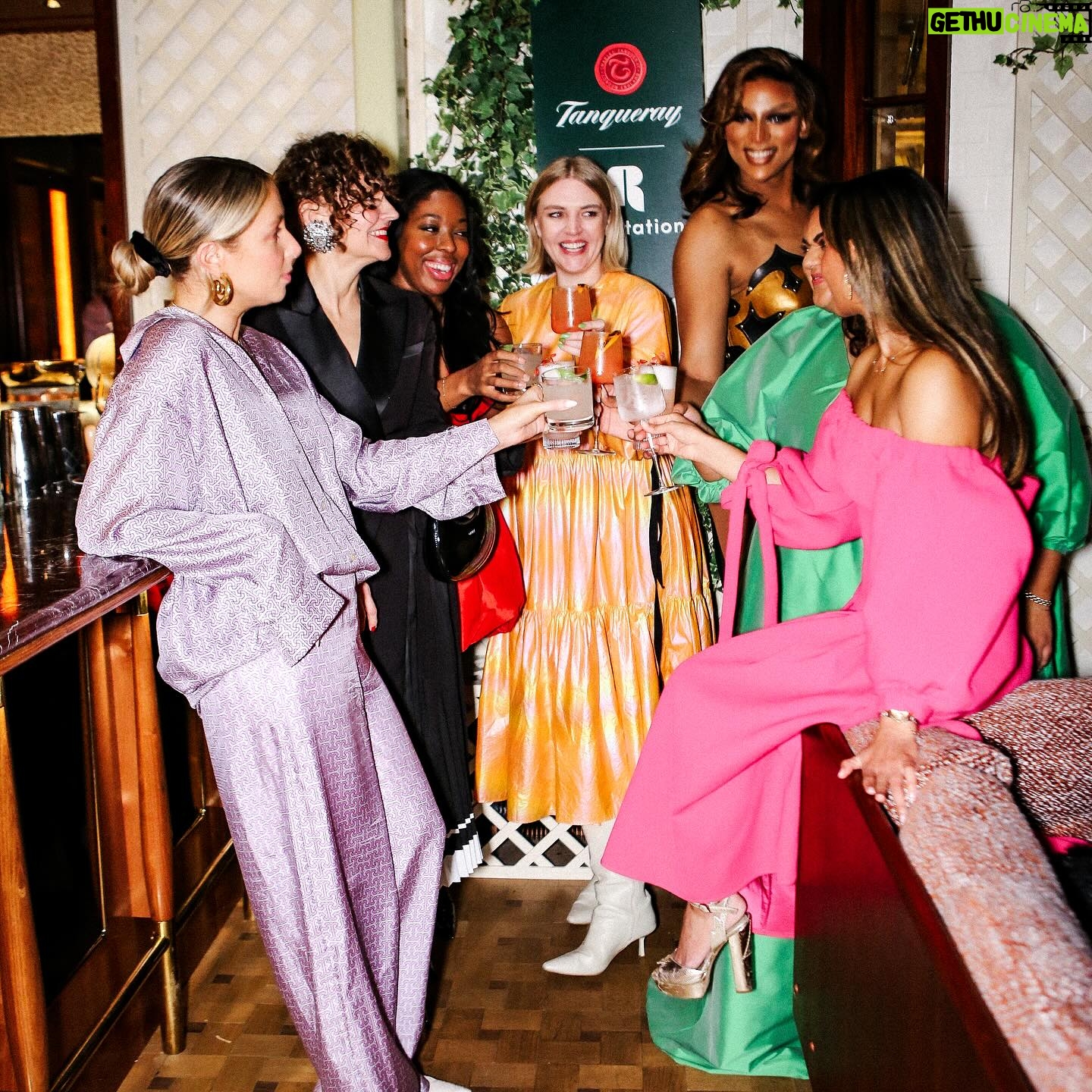 Self Esteem Instagram - #ad. What a dress. Thanks to @tanqueraygin for a great night out yesterday with my favourite @klements.studio dress before she heads out on her rental adventures. a big shout out to @charlotteleahcollins @tastemycaramelle @billie_bhatia @arentyoueshita @remyfarrell @venswifestyle it was great to meet and hear your stories... @klements has always had my back and made me feel like a pop star right back when I wasn’t one. I have worn this so many times but real Steamers will recognise it from my famous NYE stream raffle 2021 🧡 it’s got so many stories woven through it and I love love love it, so I hope you do too. Head to @ByRotation to rent it and make your own story! 🧡 @tanqueraygin, @byrotation, #tanqueray, #byrotation 📸: @rosannaelettra Please do not forward to those who are under the legal purchase age for alcohol. Please drink responsibly. For the facts: drinkaware.co.uk.
