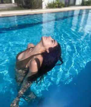 Selin Genç Instagram - M O O D🤎🍹☀️👙🕶️#summervibes