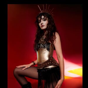 Selin Genç Instagram - Last part of Me as Xena ⚔️ great style idea : @akin.ozisik 🔥 for @moodboardmags ⚡️ you rock 😎🥂✨ #amazonas 🌟