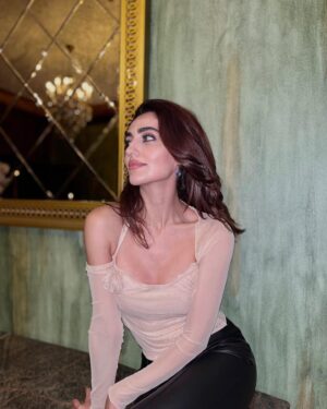 Selin Genç Instagram - pretty with pink on top? 🦩😋