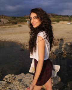 Selin Genç Instagram - 🗞️🐾 heey #happymonday