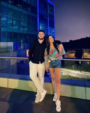 Sena Çakır Instagram - Ablalar hep mi kısa boylu🥲
#bodyguard