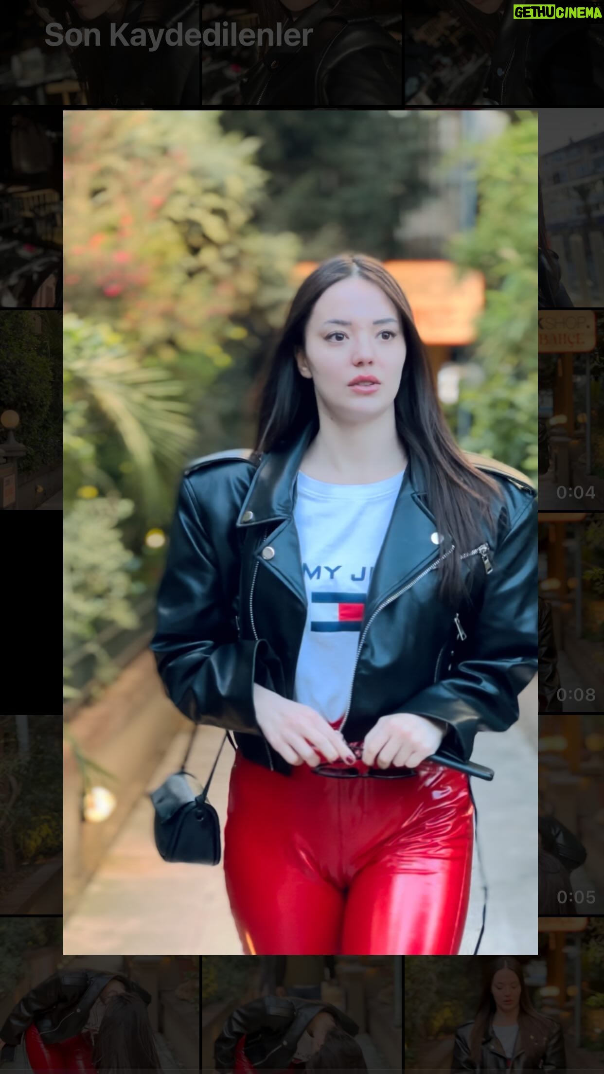 Sena Çakır Instagram - Her sey yolunda giderken hep bir gülme geliyor🥲