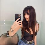 Sena Çakır Instagram – Saçlarıma sihirli bir el dokundu🤭
🌬️~ @sabitakkaya 🤍