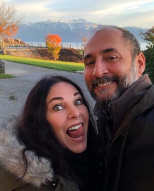 Şenay Gürler Instagram - Canım sevgilim çok süslü sözleri bir türlü beceremiyorum ama sen benim yüreğimden geçenleri biliyorsun. Ayrı ülkelerde bir doğum günü daha. Öyle olsa ne olacak kalplerimiz birlikte olduktan sonra… iyi ki iyi ki❤️💜💙 Doğum günün kutlu olsun sevgilim…
@semihsayginerofficial
