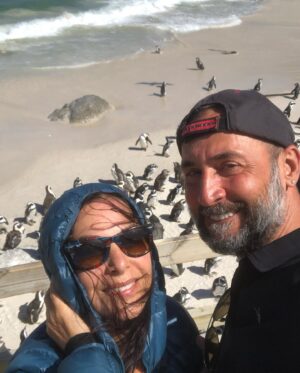 Şenay Gürler Instagram - Canım sevgilim çok süslü sözleri bir türlü beceremiyorum ama sen benim yüreğimden geçenleri biliyorsun. Ayrı ülkelerde bir doğum günü daha. Öyle olsa ne olacak kalplerimiz birlikte olduktan sonra… iyi ki iyi ki❤️💜💙 Doğum günün kutlu olsun sevgilim…
@semihsayginerofficial