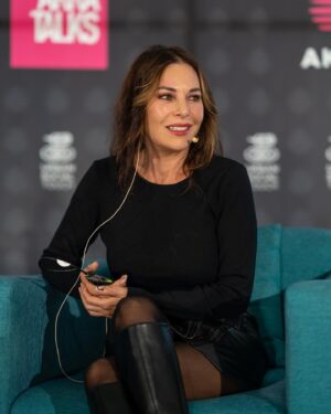 Şenay Gürler Instagram - Akra Talks'un 56. programına konuk olan Şenay Gürler ile Türk Sineması ve Tiyatrosu hakkında keyifli bir söyleşi gerçekleştirildi.

#akrahotels #akratalks #şenaygürler