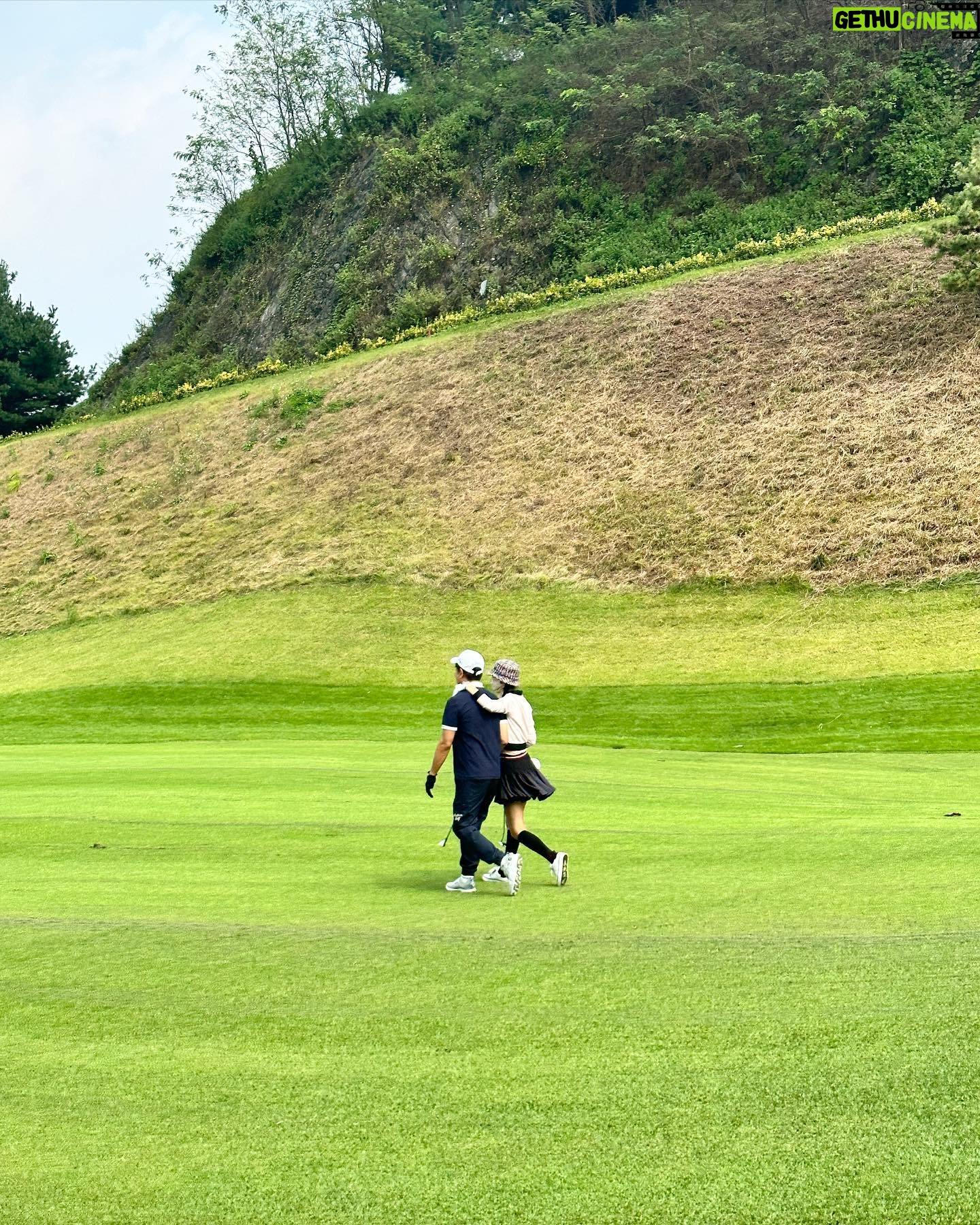 Seo Hyo-rim - 0.9K Likes - 우리는 걷자🥹