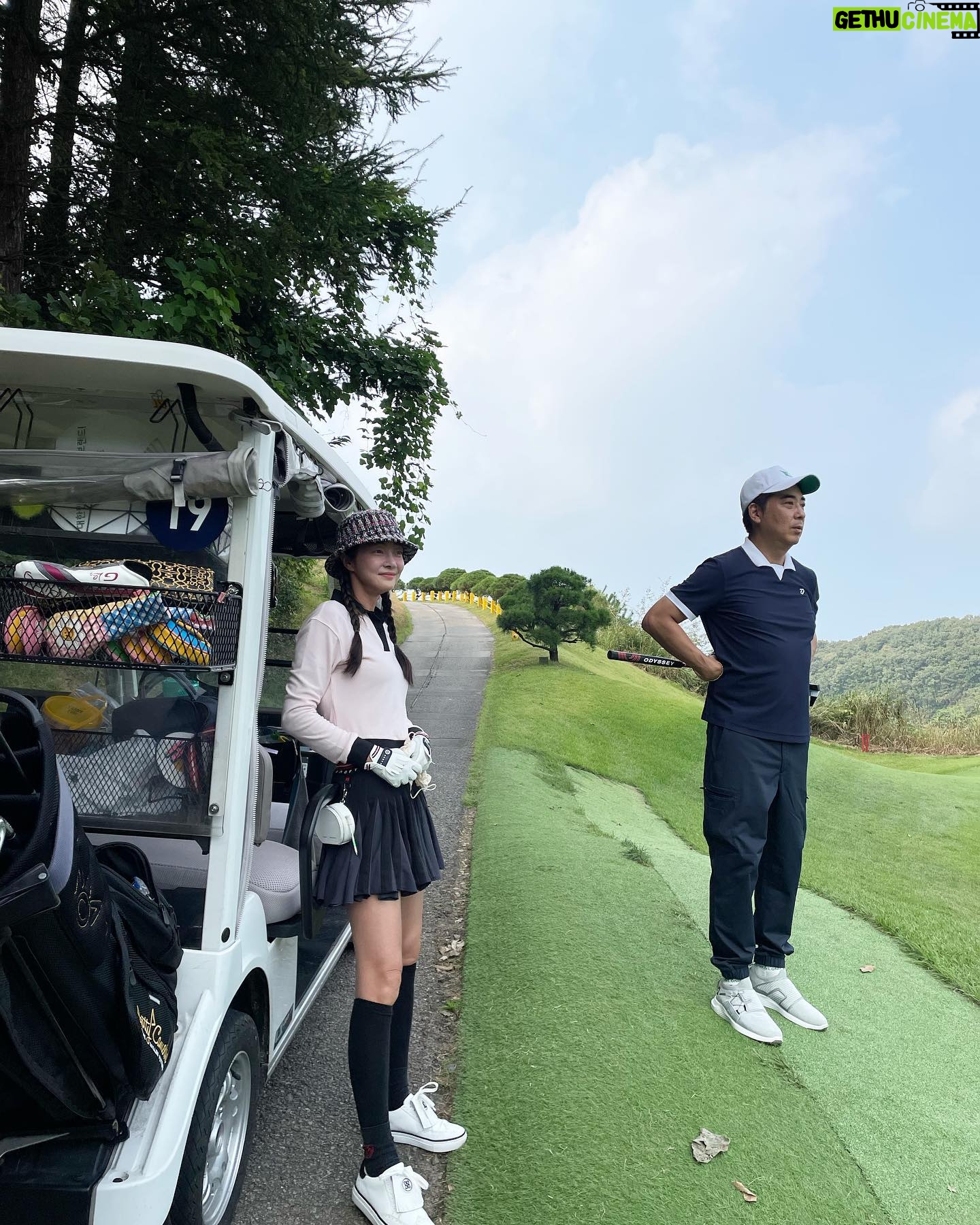 Seo Hyo-rim - 0.9K Likes - 우리는 걷자🥹