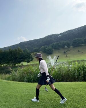Seo Hyo-rim Instagram - 우리는 걷자🥹