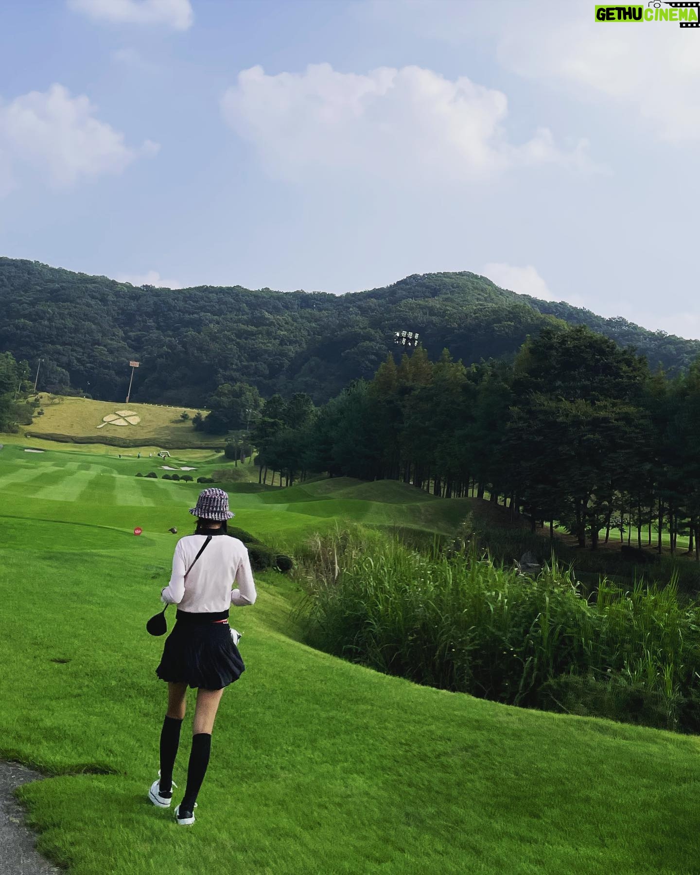 Seo Hyo-rim - 0.9K Likes - 우리는 걷자🥹