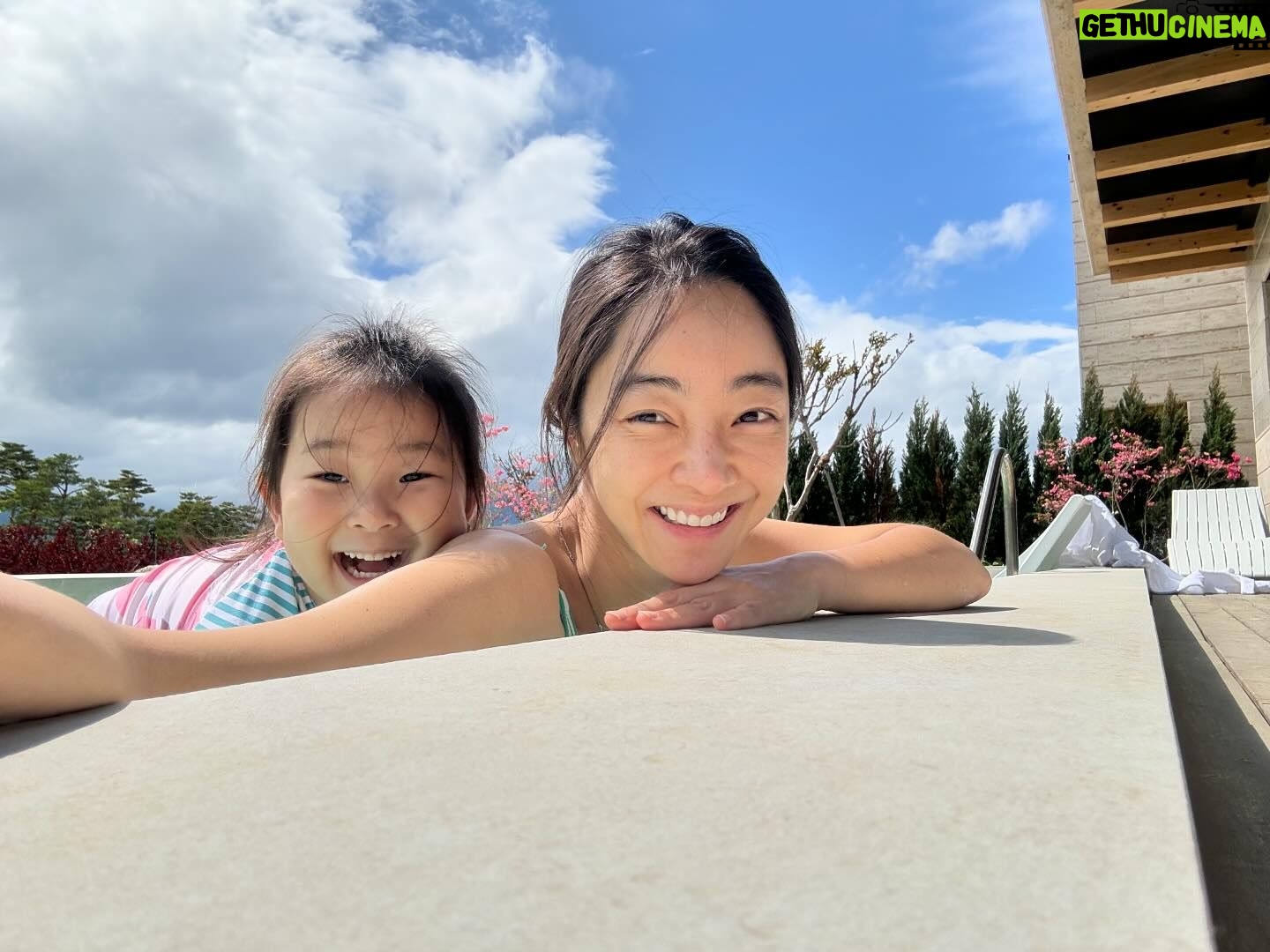 Seo Hyo-rim - 1.9K Likes - 나의 껌딱지❤️
어린이날 축복해😘