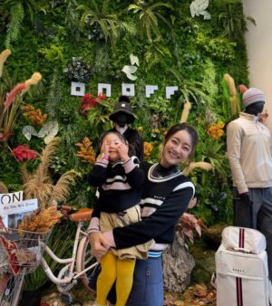Seo Hyo-rim Instagram - 조이랑 또 커플 티셔츠🤭💕 사진한번 같이 찍기 어려웠고, 맘에 드는 골프웨어가 너무 많아서 결정장애왔던 #온오프 
#onoffgolfwear