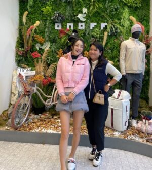 Seo Hyo-rim Instagram - 조이랑 또 커플 티셔츠🤭💕 사진한번 같이 찍기 어려웠고, 맘에 드는 골프웨어가 너무 많아서 결정장애왔던 #온오프 
#onoffgolfwear