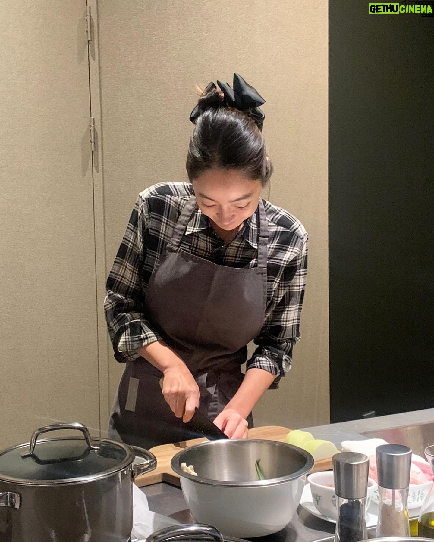 Seo Hyo-rim - 877 Likes - 올 해가 가기전에 요리수업 🧑🍳
선생님덕분에 요리가 많이 늘었어요💕
똑같은 레시피. 다른 맛🥲
#라퀴진쿠킹클래스