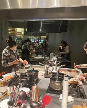 Seo Hyo-rim Instagram - 올 해가 가기전에 요리수업 🧑‍🍳
선생님덕분에 요리가 많이 늘었어요💕
똑같은 레시피. 다른 맛🥲
#라퀴진쿠킹클래스