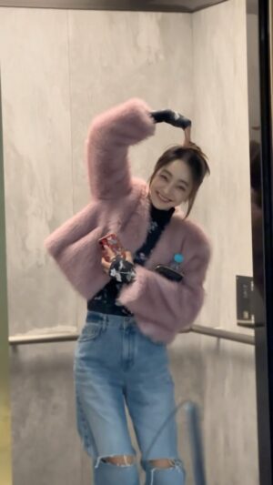 Seo Hyo-rim Instagram - 저는 오늘 꽃단장하고 어디에 갔을까요~~~~?😆