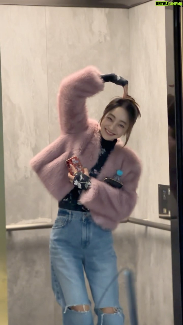 Seo Hyo-rim - 1K Likes - 저는 오늘 꽃단장하고 어디에 갔을까요~~~~?😆