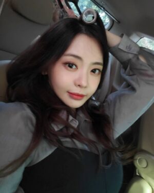 Seo Yu-ri Instagram - 가을맞이 염색🌰
밤슌이라규 불러주세욥