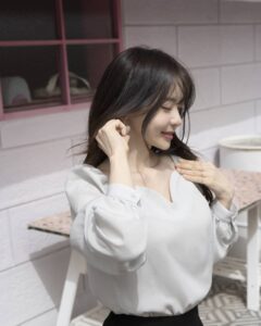 Actress Seo Yu-ri HD Instagram Photos and Wallpapers June 2024