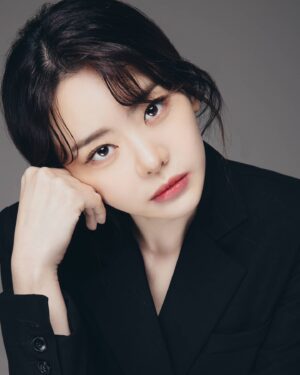 Seo Yu-ri Instagram - 오늘은 좀 강렬🤔