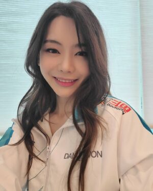 Seo Yu-ri Instagram - 담원 화이팅😆
#lol2020 #damwongaming #win
#leagueoflegends