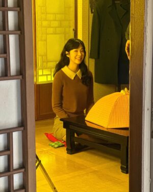 Seo Eun-soo Instagram - 오늘이 막방이라니..🥲
잠시후 9시50분 수사반장 1958 마지막회가 방송됩니다 :)
혜주 안녕 ! 🤎💛