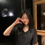 Seo Hye-won Instagram - 11월 22일 #영화 #사채소년 개봉합니다🖤 많이 보러와주실꺼죠?🫶🏻