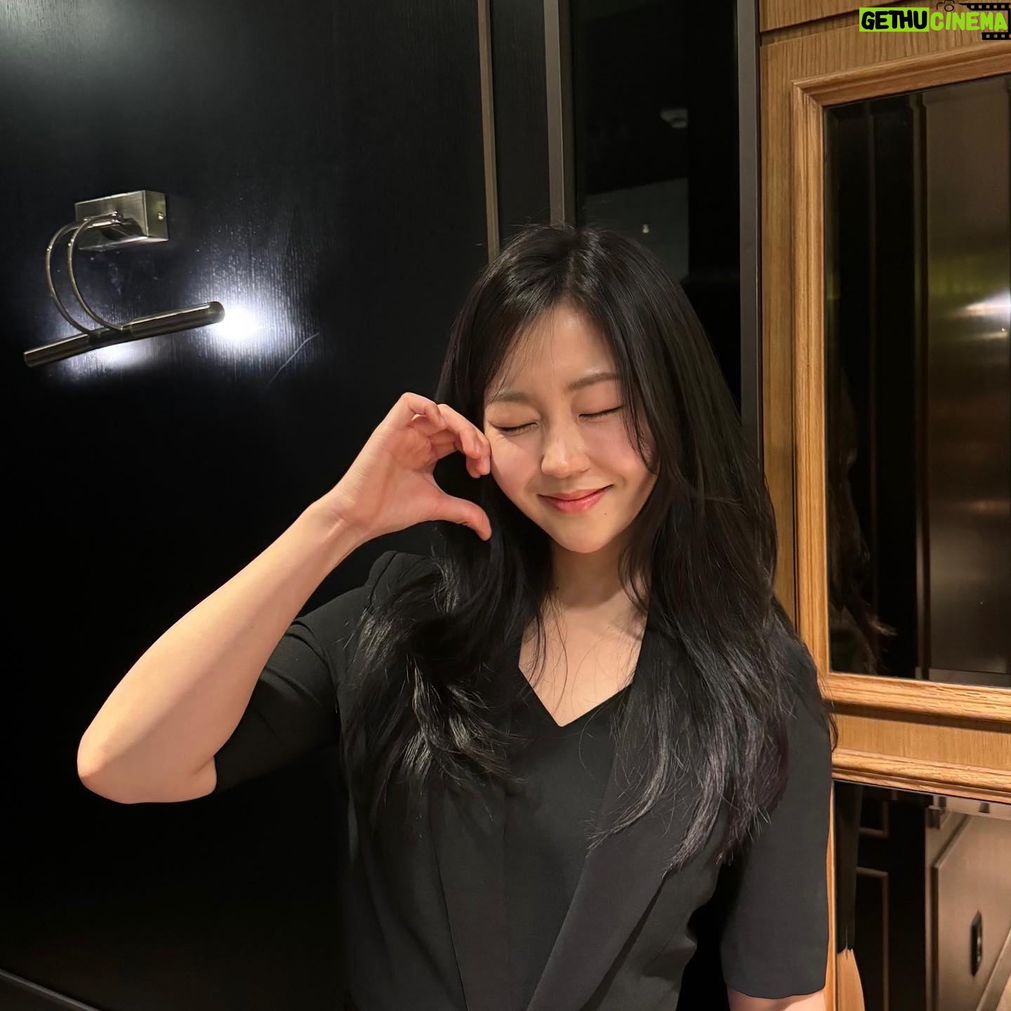 Seo Hye-won Instagram - 11월 22일 #영화 #사채소년 개봉합니다🖤 많이 보러와주실꺼죠?🫶🏻