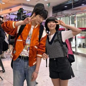 Seo Hye-won Instagram - ☆종영소감 2탄☆
ㄴビ... ገㅏ끔...눈물을 흘린⊂ㅏ....

헤어나오지 못하고 선업튀ost로 하루의 시작과 끝을 함께 하고 있는 1인입니다💁‍♀️

지난 몇 개월간 선업튀와 함께 하면서 많이 배우고 따뜻했습니다. 
작가님, 감독님, 스텝분들, 선배님들, 동료 배우분들 모두 너무나 고생 많으셨습니다!!!!!!❣️

#선재업고튀어 #lovelyrunner @tvn_drama @tving.official
#이시은#윤종호#김태엽#변우석#김혜윤#송건희#이승협#송지호#성병숙#정영주#김원해#서혜원