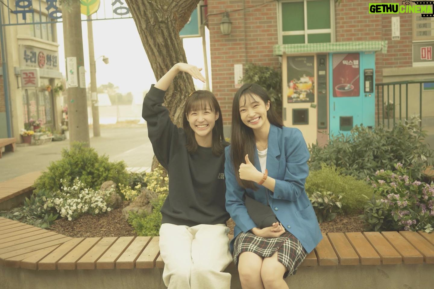 Seo Ji-hye Instagram - π μ§κΈκΉμ§ μ΄μ©λ€λ§μ£ΌμΉκ·Έλλ₯Ό μ¬λν΄μ£Όμ λ§μ λΆλ€ μ λ§ κ°μ¬λ립λλ€. ππ»ββοΈ ν¨κ» ν΄μ€ λͺ¨λ μ€νλΆλ€ λͺ¨λ λ°°μ°λΆλ€μ΄ ν λΆ ν λΆ λ€ κΈ°μ΅μ λ¨μ μ λλ‘ μ’μ μ¬λλ€κ³Ό ν¨κ» ν μ μμμ ν° μκ΄μ΄μμ΅λλ€ μκ°μ΄ μ§λλ ν¬κ² λ§μμ λ¨μ κ² κ°μ μκ°μ΄μμ΄μ. λ λ€μ ν λ§μμΌλ‘ μ΄μκ°λ μ’μ λ°°μ°, μ’μ μ¬λμ΄ λκ² μ΅λλ€. κ°μ¬ν©λλ€ μ¬λν©λλ€. μμ μΌ, μκ° μλ
. #μ΄μ©λ€λ§μ£ΌμΉκ·Έλ #μ΄μμ π