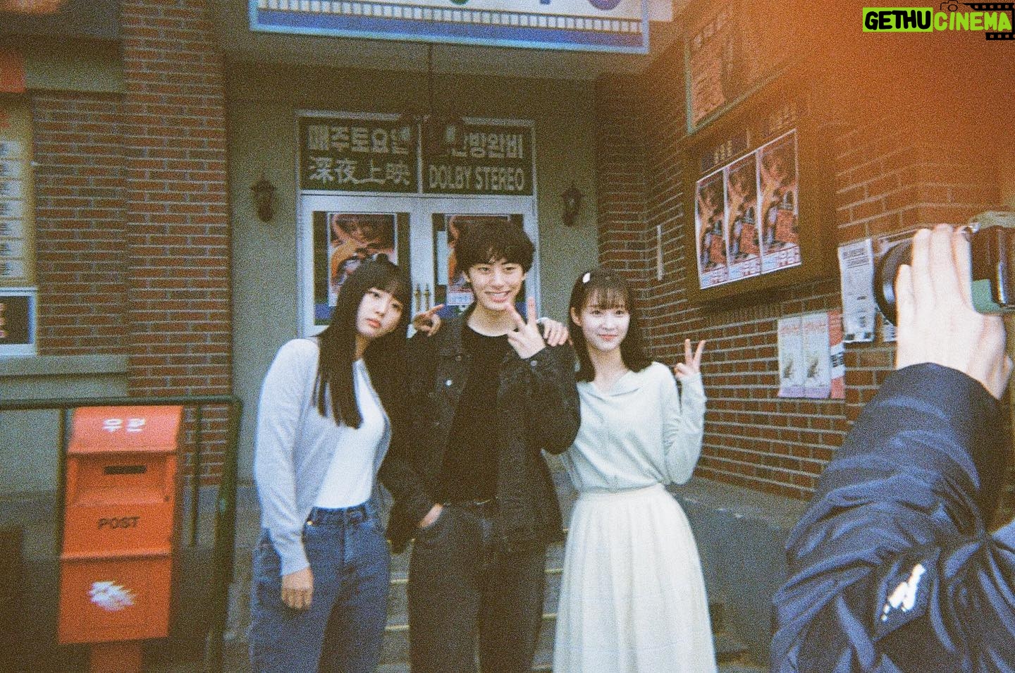 Seo Ji-hye Instagram - π μ§κΈκΉμ§ μ΄μ©λ€λ§μ£ΌμΉκ·Έλλ₯Ό μ¬λν΄μ£Όμ λ§μ λΆλ€ μ λ§ κ°μ¬λ립λλ€. ππ»ββοΈ ν¨κ» ν΄μ€ λͺ¨λ μ€νλΆλ€ λͺ¨λ λ°°μ°λΆλ€μ΄ ν λΆ ν λΆ λ€ κΈ°μ΅μ λ¨μ μ λλ‘ μ’μ μ¬λλ€κ³Ό ν¨κ» ν μ μμμ ν° μκ΄μ΄μμ΅λλ€ μκ°μ΄ μ§λλ ν¬κ² λ§μμ λ¨μ κ² κ°μ μκ°μ΄μμ΄μ. λ λ€μ ν λ§μμΌλ‘ μ΄μκ°λ μ’μ λ°°μ°, μ’μ μ¬λμ΄ λκ² μ΅λλ€. κ°μ¬ν©λλ€ μ¬λν©λλ€. μμ μΌ, μκ° μλ
. #μ΄μ©λ€λ§μ£ΌμΉκ·Έλ #μ΄μμ π