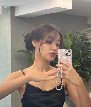 Seo Yu-na Instagram - _ ❄️🌸🎤🎹🎧🤍,