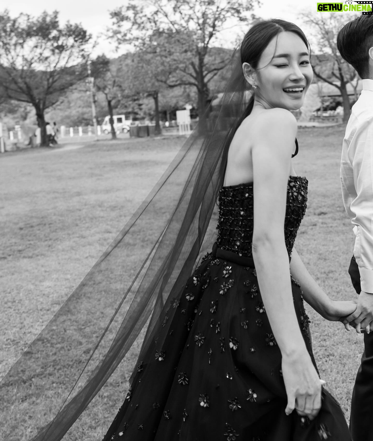 Seo Yu-na - 20.7K Likes - _ 내가 제일 좋아했던 BLACK DRESS 🖤,