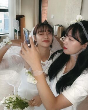 Seo Yu-na Instagram - _ 내 사랑들 고마워 , 🎂🥂💍🤍