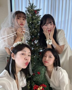 Seo Yu-na Instagram - _ 내 사랑들 고마워 , 🎂🥂💍🤍