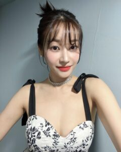 Seo Yu-na Instagram - _ 백만년만의 무대 💜🫧🎁, E.So 최고였다!!!🌙 와주신 분들 너무 감사해요🤍