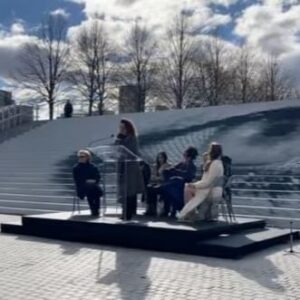 Sepideh Moafi Instagram - Art is revolution & revolution is art. Thank you @forfreedoms & @vitalvoices for this stunning art activation at @4freedomspark 👁️ #EYESONIRAN 👁️ 

Thank you @hillaryclinton @shirin__neshat @gissounia @nazaninafshinjammackay @zainabsalbi @sheidajanam @hankwillisthomas for your inspiring leadership & words, & @jonbatiste @mehrnam_rastegari for making us all cry with your magical interpretation of @shervinine Baraye.

Breathtaking artwork by @sheidajanam @shirin__neshat @hankwillisthomas @aphroditedesiree @shirintowfiq @icyandsot @sepidehmehrban @jr @sheida.s.o.l & #z

On view at Four Freedoms Park on Roosevelt Island through the end of the year ✨