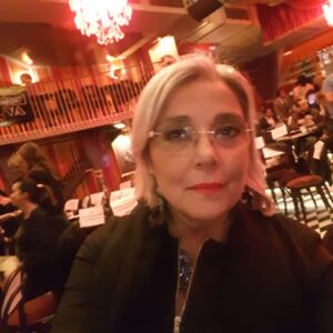 Seray Gözler Instagram - Yeni Tiyatro Dergisi ödul gecesi...Dada Salon Kabarettt...