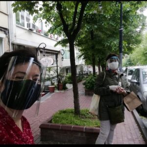 Seray Gözler Instagram - Fiziksel mesafede sosyallesme...Arkadas gorusmesi...