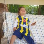Seray Sever Instagram - Aşklarım göz bebeklerim @sofiaalyasunbul e dayıları @sonersever 10 numara @fenerbahce forması yaptırmış🌞💙 Çok da güzel olmuş🌞🧿 #sofiaalyasünbül #fenerbahçe #twins #twinsisters #love #maşallah 🧿🧿🧿🧿🧿🧿🧿🧿
