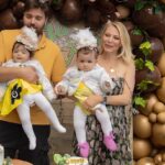Seray Sever Instagram - Nefesim,kalbim ,şükür sebebim kızlarım 1 yaşındalar🥰Ömür boyu Rabbimin lütfuyla kolay,sağlıklı,mutlu,neşeli, bolluk bereket içinde bir yaşam diliyorum. Bu en özel günümüzde gerek organizasyon gerekse fotoğraf ve videolarıyla bize güzellikler yaşatan @kusadasiorganizasyonajans ve @meleklerinfotografcisi na ve bizi biraraya getiren @pelinakdenizphotography ye çok teşekkür ederim 🥰Tüm çocuklarımızın yüzü gülsün ❤️🧿 #ikizlerbiryasinda #sofiaalyasünbül #truelove